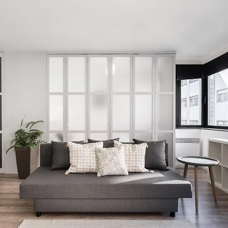 Guestready - Grayscale * Oporto