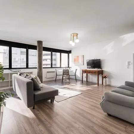 Guestready - Grayscale Apartment