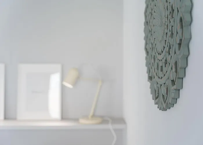 Guestready - Grayscale