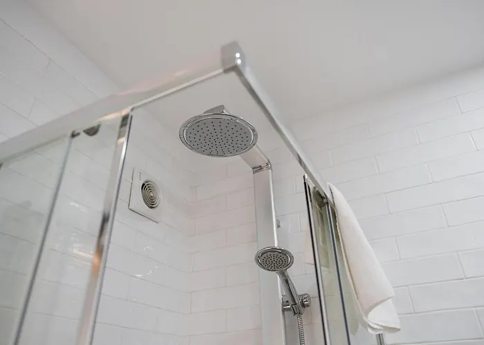 Guestready - Grayscale Apartment