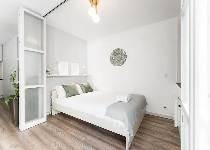 Guestready - Grayscale Apartment